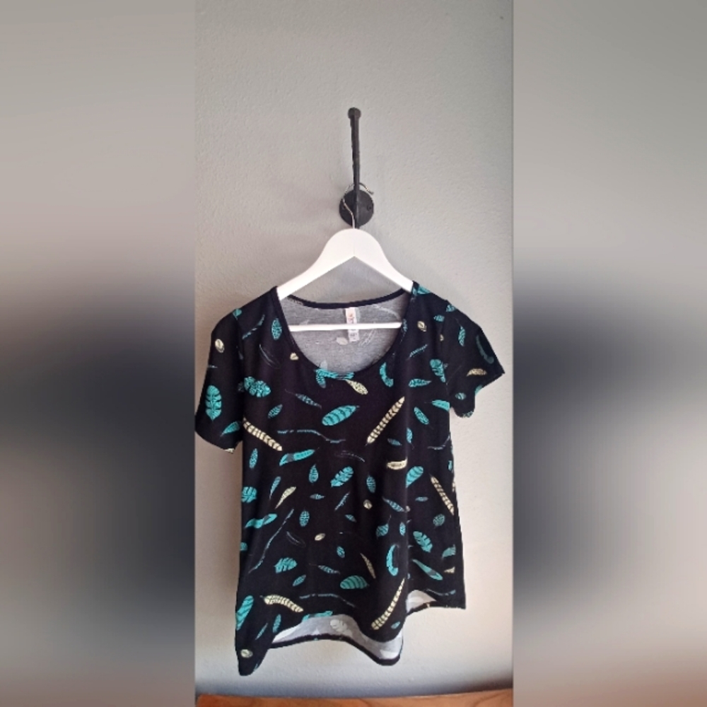 Lula Roe shirt, womens xs, black with feathers